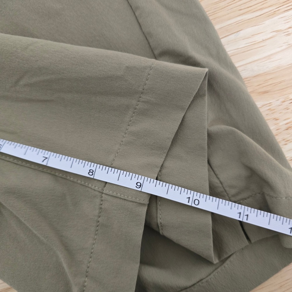 Patagonia Women's Size 10 Khaki Cargo Shorts Outdoor Hiking‎ Casual - Picture 6 of 8